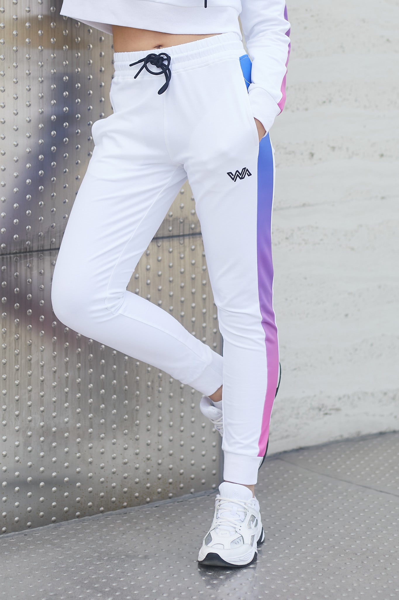 GRADIENT JOGGER (WHITE)